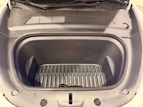 Used 2021 Tesla Model Y Long Range image 6