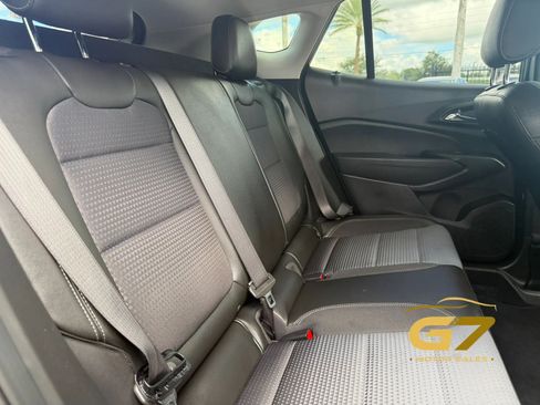 Used 2025 Chevrolet Trax LT FWD image 12
