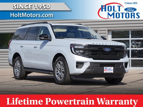 Used 2025 Ford Expedition Active AWD/4WD image 1