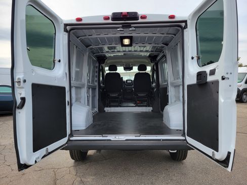Used 2025 RAM ProMaster 1500 w/ Convenience Group FWD image 17