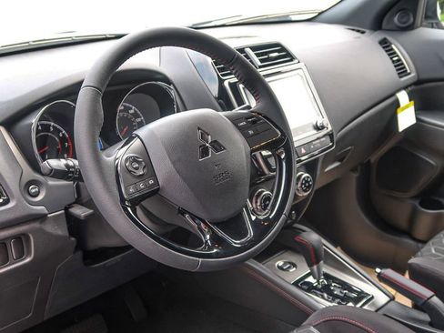 Used 2025 Mitsubishi Outlander Sport AWD image 23