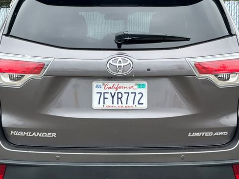 Used 2014 Toyota Highlander Limited AWD/4WD image 21