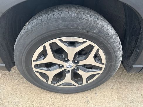 Used 2023 Subaru Forester Premium AWD/4WD image 6