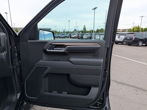 Certified 2025 Chevrolet Silverado 1500 LT AWD/4WD image 40