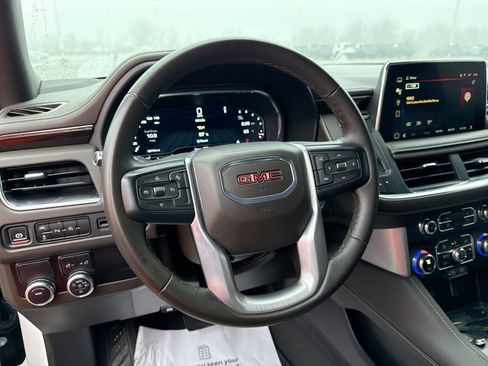 Used 2024 GMC Yukon SLE w/ Gmc Pro Safety Plus Package image 11