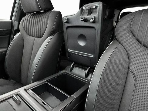 Used 2025 Hyundai Palisade Calligraphy image 19