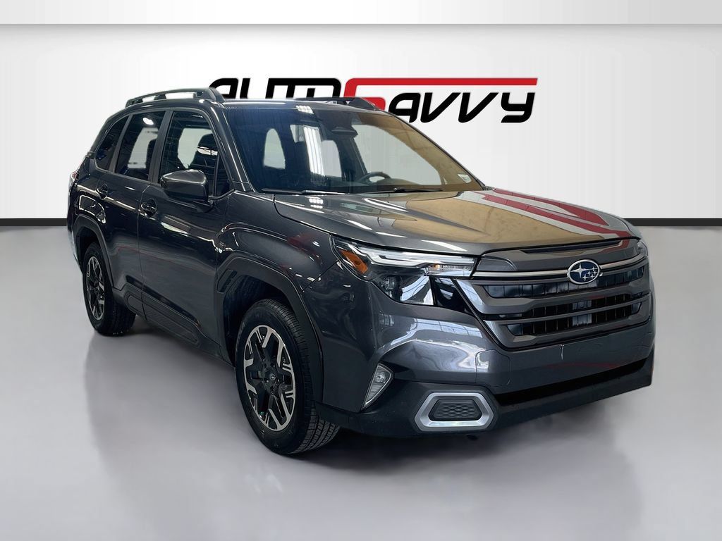 Used 2025 Subaru Forester Premium AWD/4WD image 1