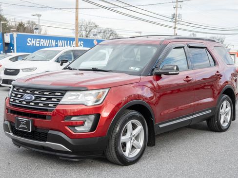 Used 2016 Ford Explorer XLT w/ Equipment Group 202A image 7