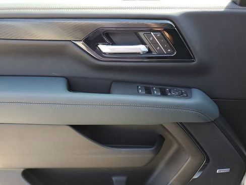 New 2026 GMC Yukon AT4 AWD/4WD image 17