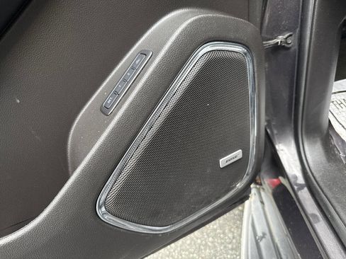 Used 2017 GMC Yukon Denali image 33