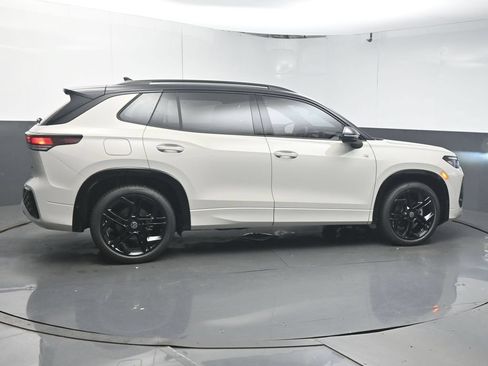 New 2026 Volkswagen Tiguan SE R-Line FWD image 8