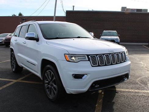 Used 2017 Jeep Grand Cherokee Overland AWD/4WD image 4