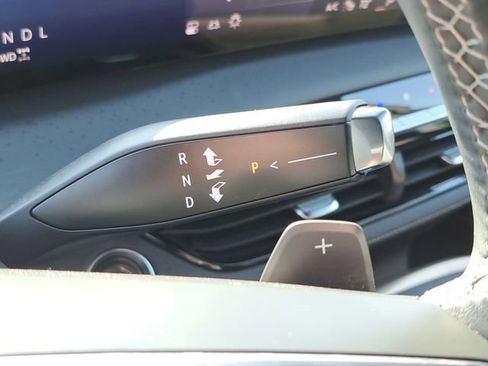 Used 2025 Buick Enclave Avenir w/ Super Cruise Package image 27