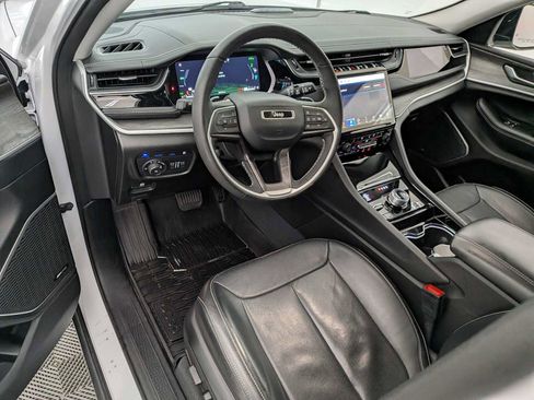 Used 2022 Jeep Grand Cherokee Limited 4xe w/ Luxury Tech Group II image 2