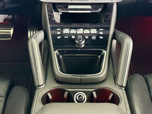 Certified 2024 Porsche Cayenne Coupe AWD/4WD image 16