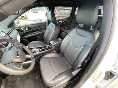 Used 2025 Jeep Compass Limited w/ Driver Assist Group I AWD/4WD image 10
