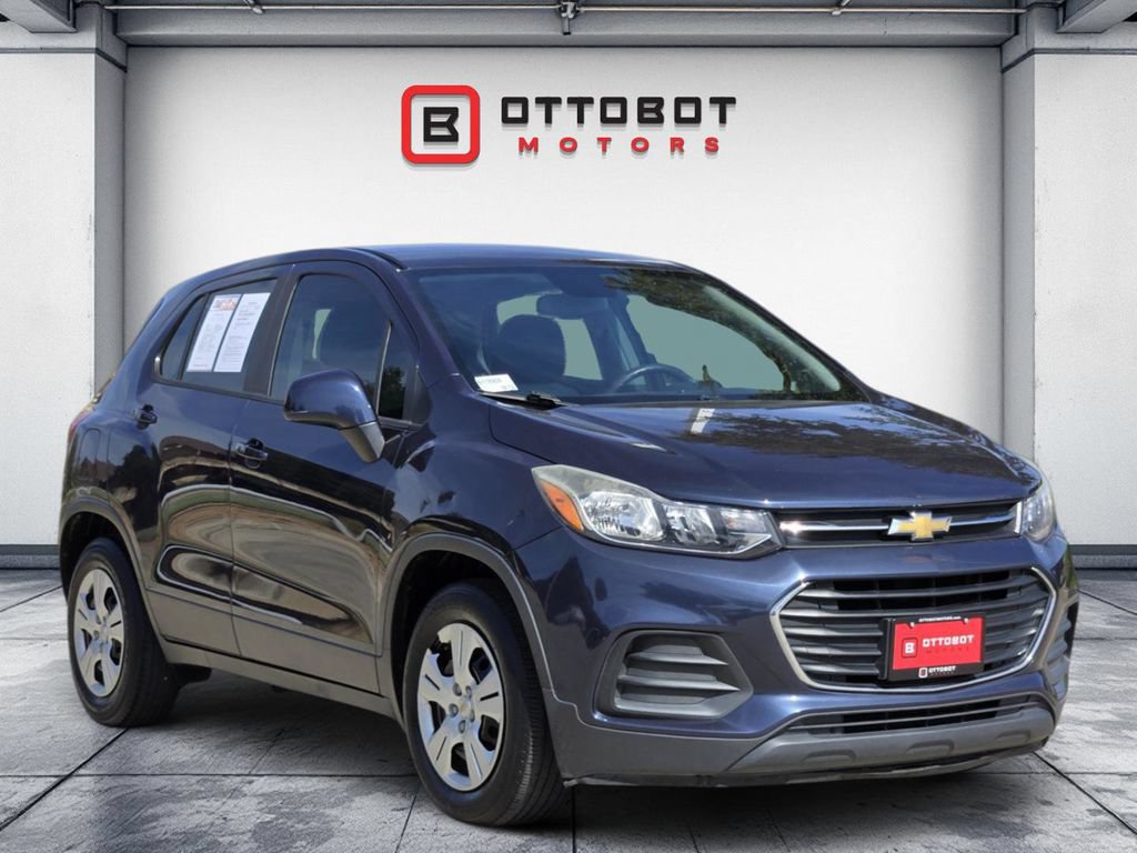 Used 2018 Chevrolet Trax LS FWD image 2