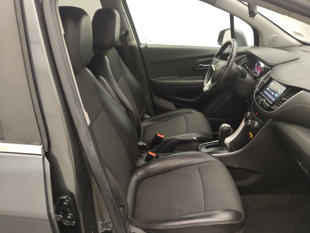 Used 2017 Chevrolet Trax LT w/ LT Convenience Package FWD image 21