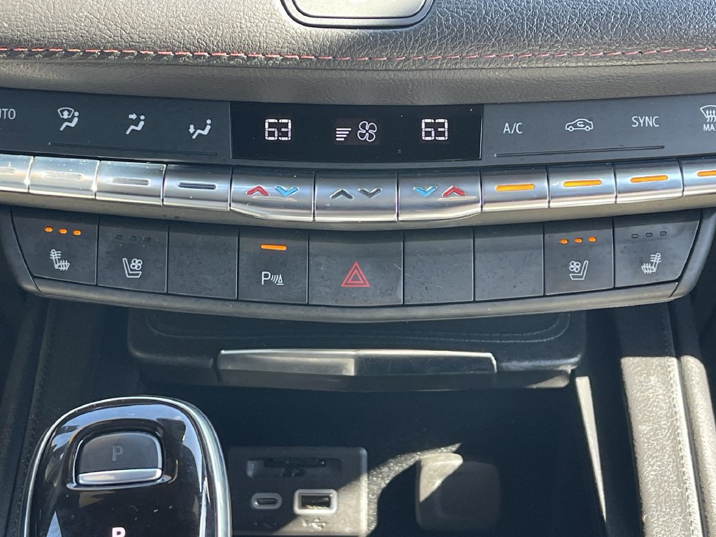 Used 2022 Cadillac XT4 Sport AWD/4WD image 38