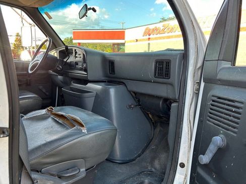 Used 1996 Ford E-350 and Econoline 350 RWD image 12