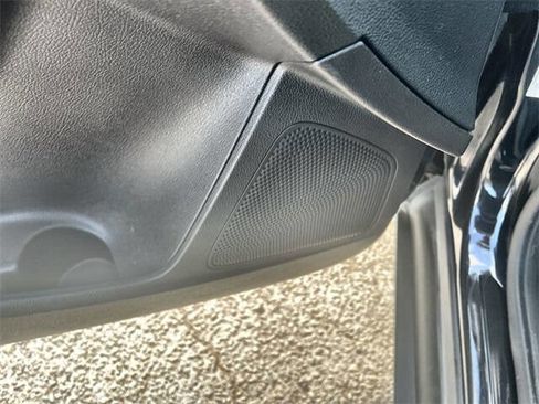 Used 2017 Ford Focus Titanium image 22