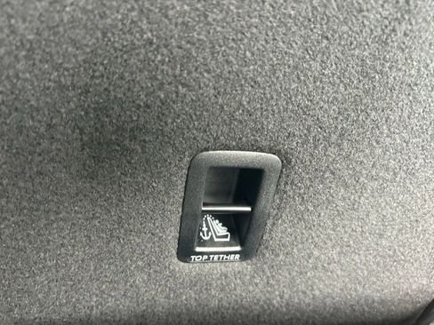 New 2026 Volkswagen Atlas SE image 40