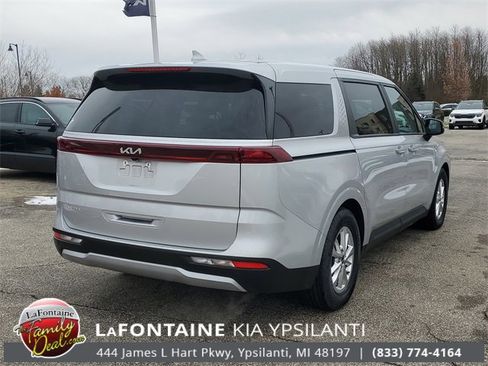 Certified 2023 Kia Carnival LX image 4