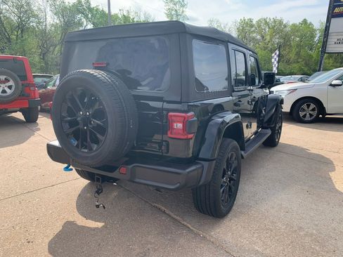 Used 2023 Jeep Wrangler Unlimited Sahara w/ Cold Weather Group AWD/4WD image 4