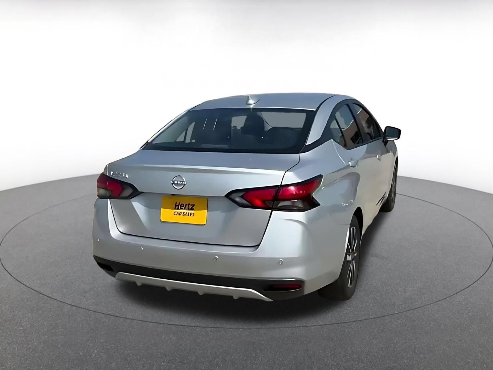 Used 2025 Nissan Versa SV FWD image 13