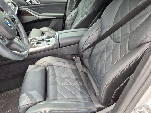 Used 2024 BMW X5 xDrive40i w/ M Sport Package AWD/4WD image 16