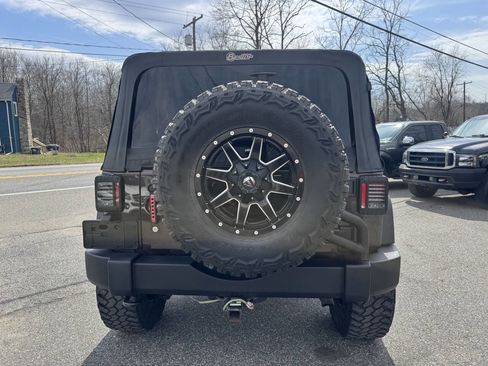 Used 2013 Jeep Wrangler Sport image 9