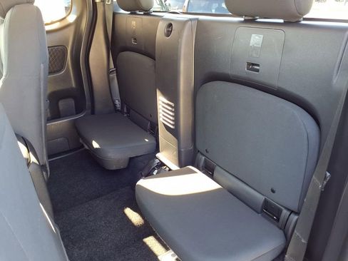 Used 2023 Nissan Frontier S image 9