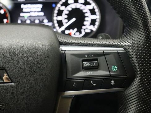 Used 2022 Mitsubishi Outlander SE AWD/4WD image 27