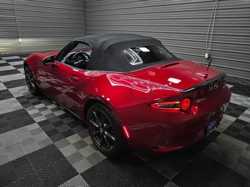 Used 2016 MAZDA MX-5 Miata Club RWD image 12