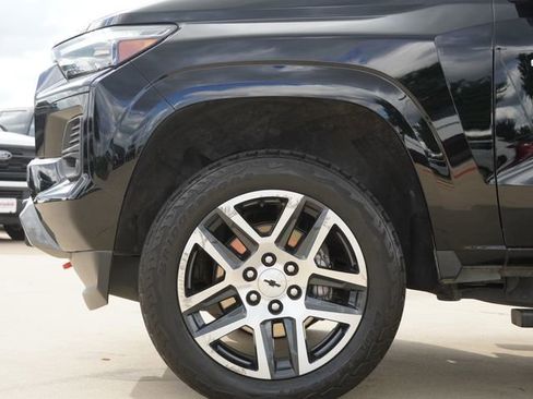Used 2023 Chevrolet Colorado Z71 w/ Z71 Convenience Package 2 AWD/4WD image 5