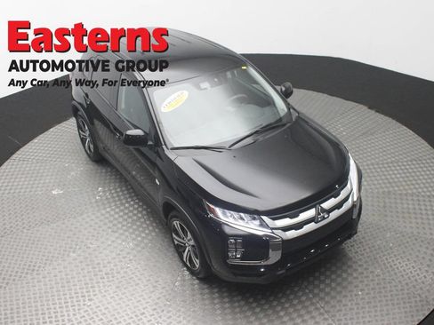 Used 2025 Mitsubishi Outlander Sport LE AWD/4WD image 3