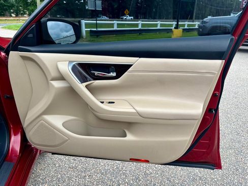 Used 2015 Nissan Altima 3.5 SL FWD image 11