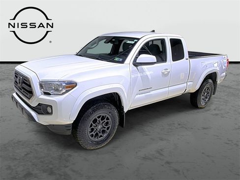 Used 2018 Toyota Tacoma SR5 image 1