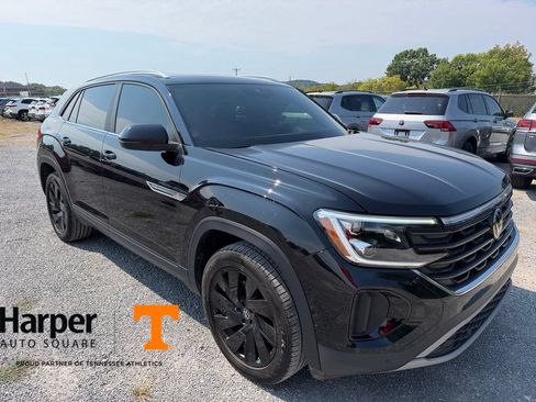 Used 2024 Volkswagen Atlas Cross Sport SE FWD image 6