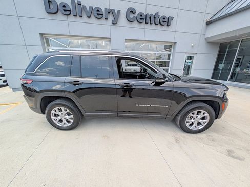 Used 2022 Jeep Grand Cherokee Limited image 5