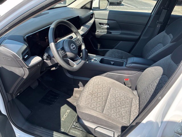 Used 2025 Nissan Kicks SV w/ SV Premium Package FWD image 63