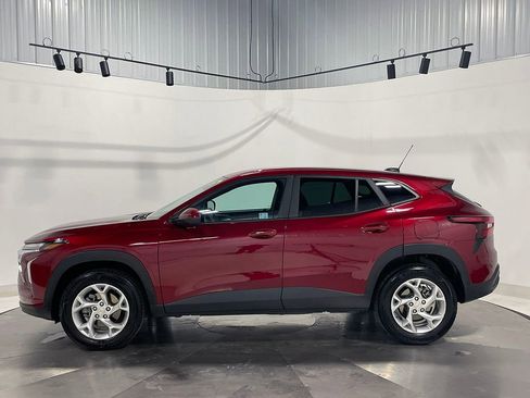 Used 2024 Chevrolet Trax LS w/ LS Convenience Package image 14