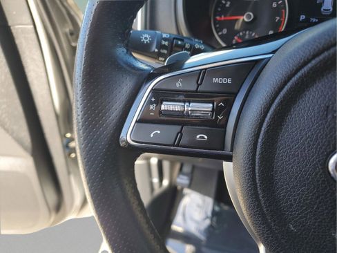 Used 2020 Kia Sportage S image 30