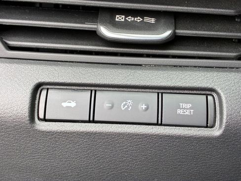 Used 2025 Nissan Altima 2.5 SV image 23