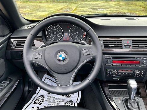 Used 2011 BMW 335i Convertible image 7