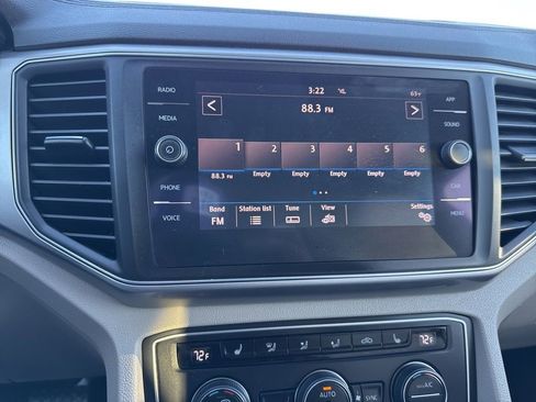 Used 2018 Volkswagen Atlas SE image 19