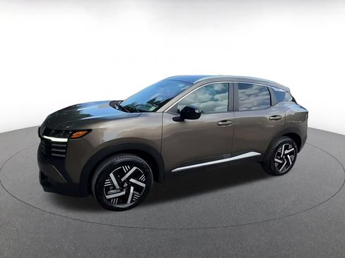 Used 2026 Nissan Kicks SV w/ Cold Weather Package FWD image 8