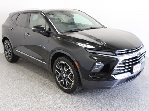 Used 2023 Chevrolet Blazer Premier w/ Driver Confidence II Package AWD/4WD image 4