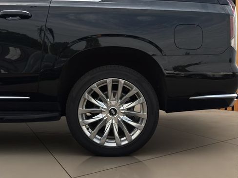 Used 2023 Cadillac Escalade ESV Premium Luxury AWD/4WD image 24