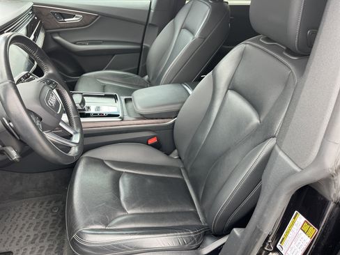 Used 2019 Audi Q8 Prestige image 16